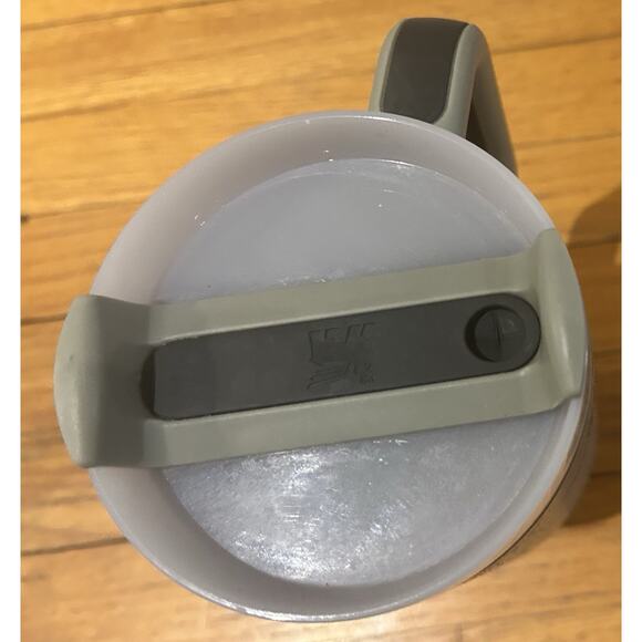 Stanley 40 oz Quencher H2.0 Flowstate Tumbler in Olive Green - Picture 5 of 7